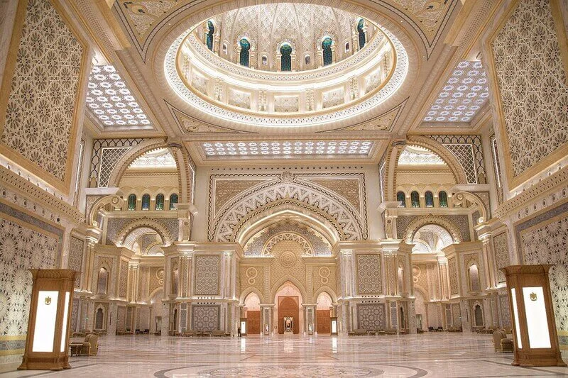 1280px-Qasr_Al_Watan