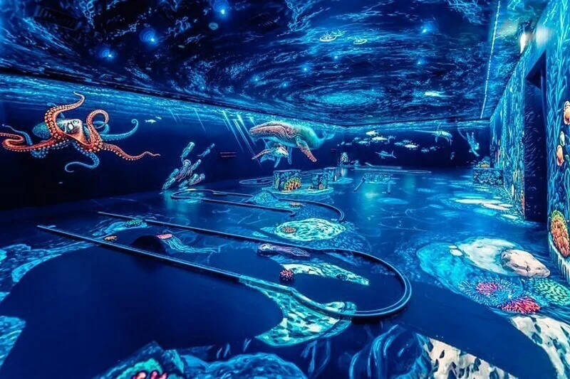 3D-Blacklight-Minigolf-Dubai-2