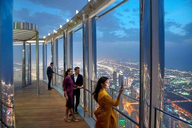 burj-khalifa-tickets-with-roof-top-meal-lunch-3